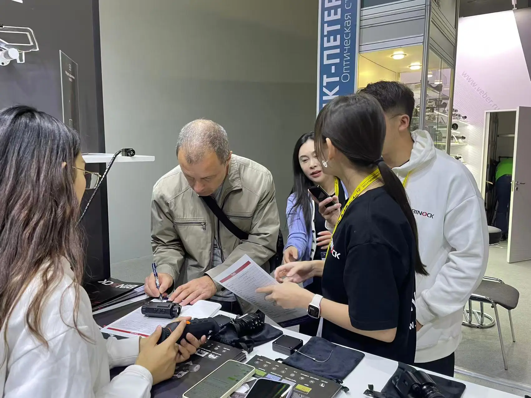BINOCK staffs are introducing the night vision products to our customers