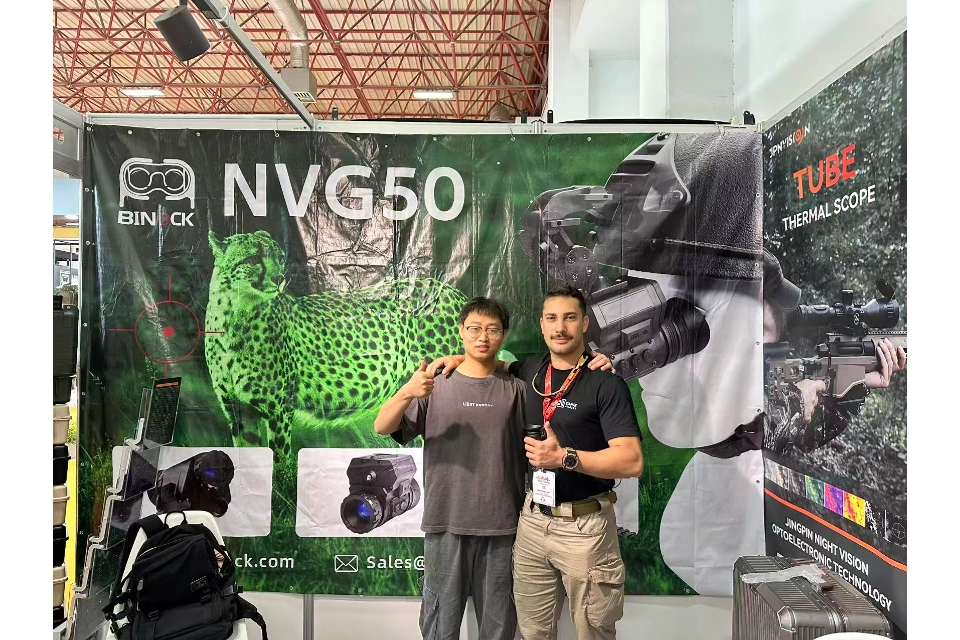 exhibition of binock. binock staff with client